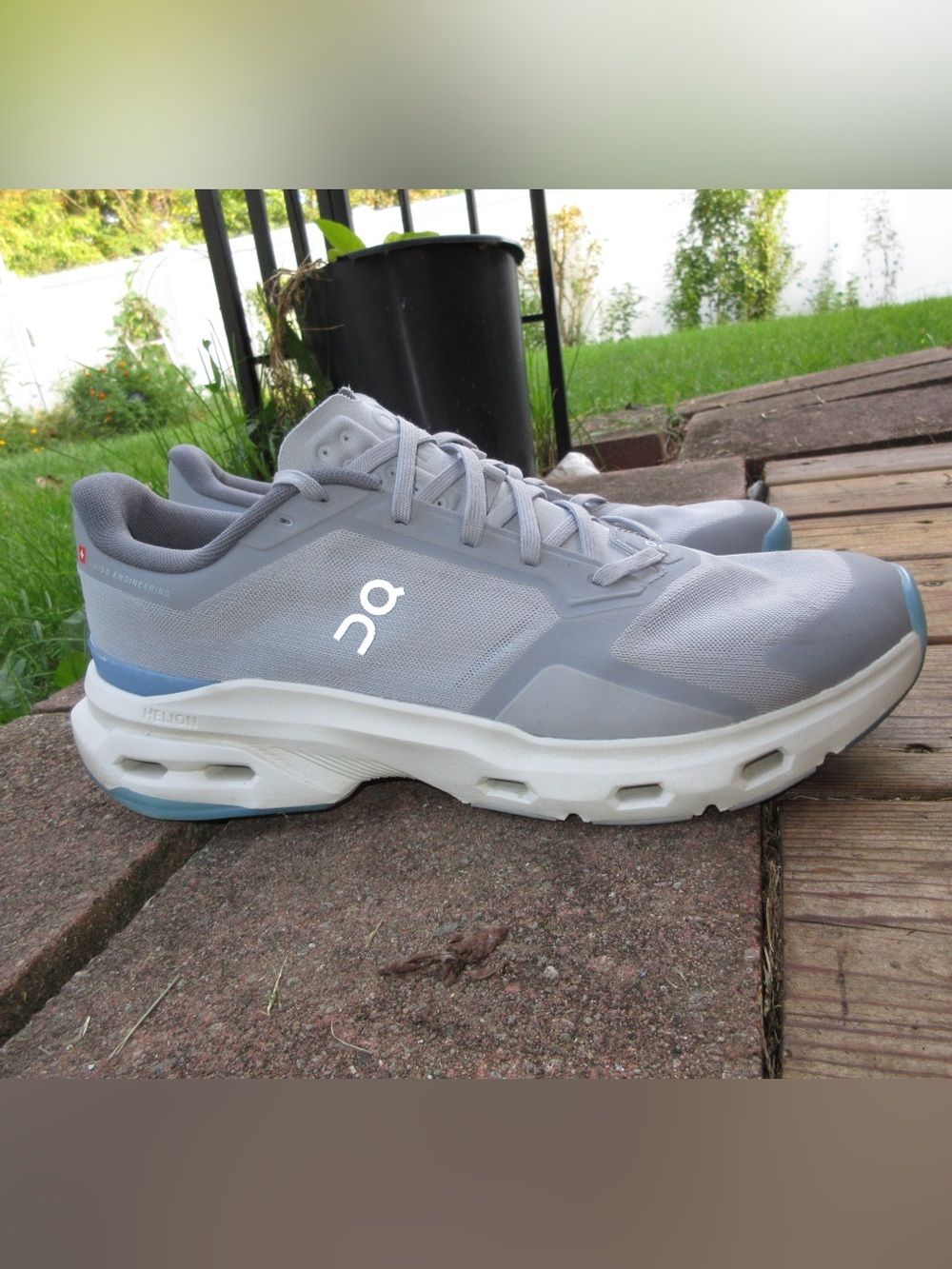On Running Men's Light Grey Athletic Running Shoes